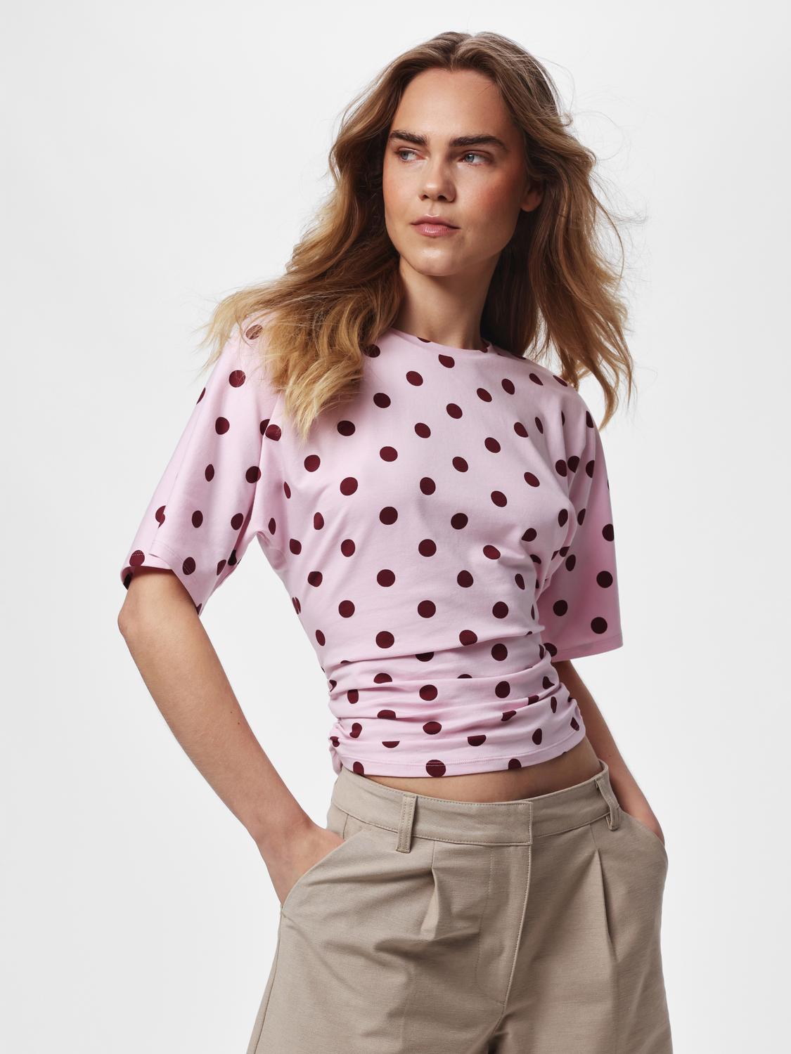 model_shot-front